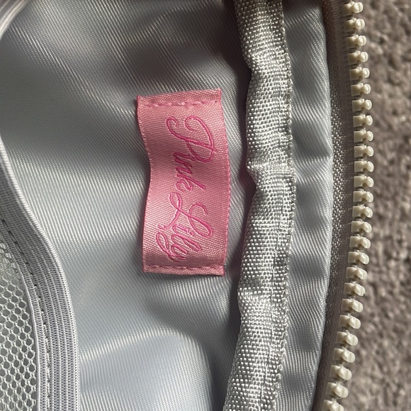 Pink Lily adjustable belt bag! - Picture 4 of 4